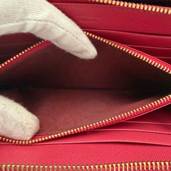 Authentic pink Prada Bow Wallet with box, authenticity card,COA. - Picture 12 of 17